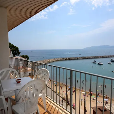 Apartment Wake To Waves In A Beachside L'Estartit