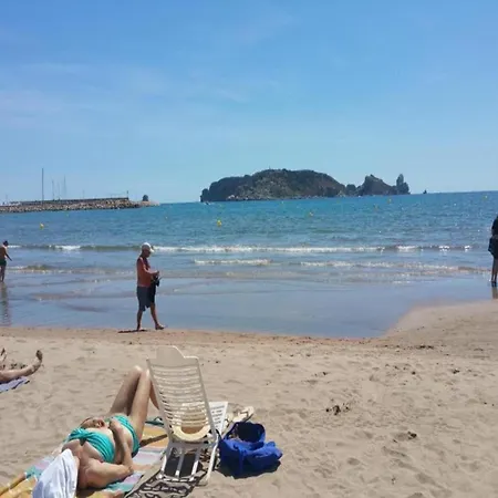 Apartment Wake To Waves In A Beachside L'Estartit